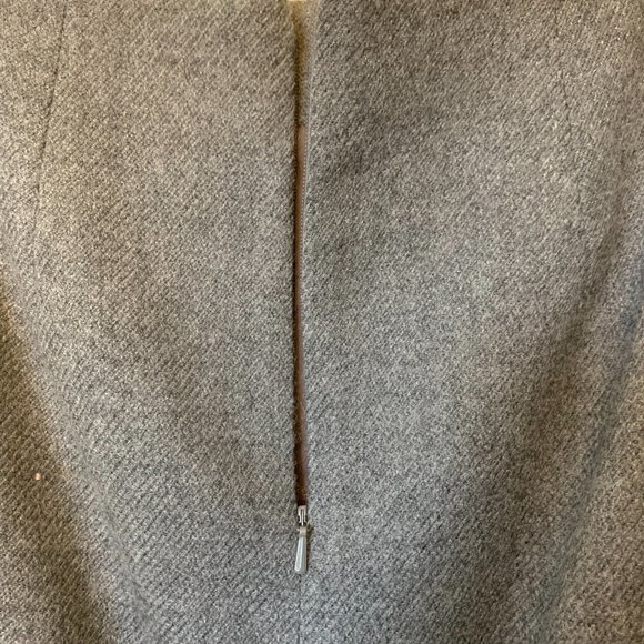 Vintage Pencil Skirt in Grey (Part of Matching Set/waist 28"/length 18.75") - Picture 3 of 3